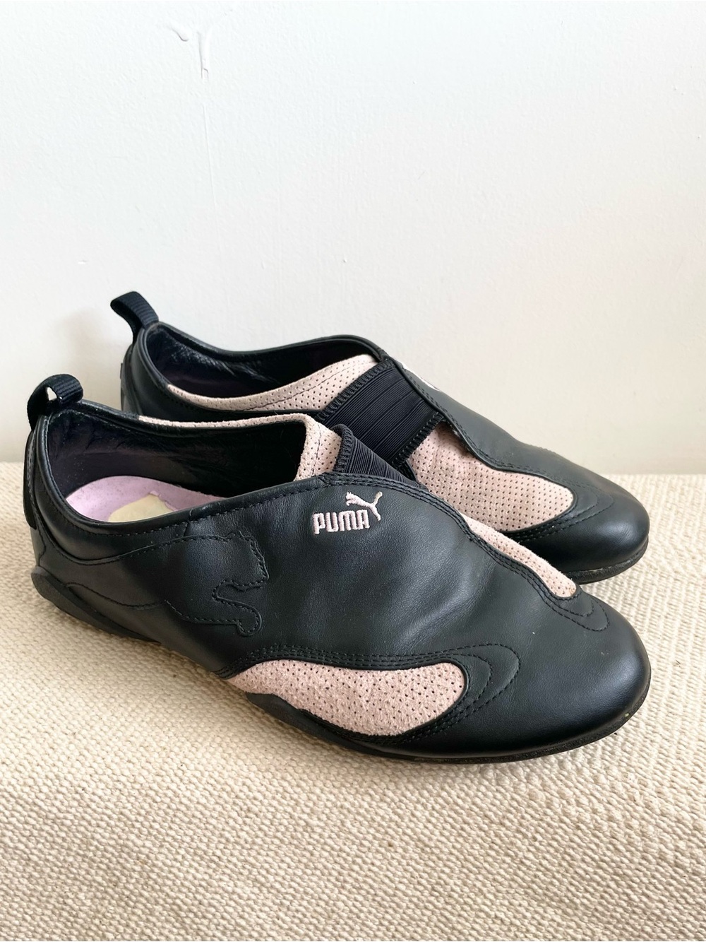 VINTAGE Y2K PUMA BLACK LEATHER  SLIP ON SNEAKERS Womens Size 7.5
